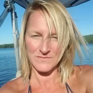 Meet your Posher, Carrie